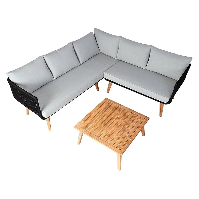Mendler Loungemöbel-Set HWC-L30 - 3 -tlg., Holz, Polster hellgrau, Hellgrau - L-förmiges Outdoor-Sofa-Set mit grauen Kissen, schwarzem Seilgeflechtrahmen und Holzbeinen, ergänzt durch einen quadratischen Holztisch.