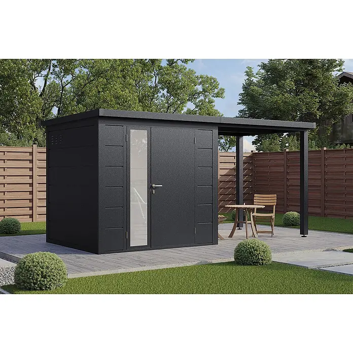 Wolff Finnhaus Gartenhaus Linnea Prime Line - Außenmaß inkl. Dachüberstand (B x T): 460 x 220 cm, Metall, Anthrazit - Dunkelgraues Metall-Gartenhaus mit integrierter Pergola auf einer Terrasse.