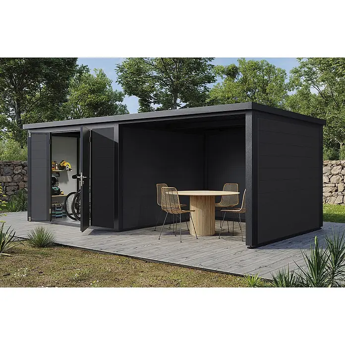 Wolff Finnhaus Gartenhaus Juna Prime Line - Außenmaß inkl. Dachüberstand (B x T): 590 x 306 cm, Verbundwerkstoff, Anthrazit - Dunkelgraues Metall-Gartenhaus mit offenem Stauraum und integrierter Pergola für den Außenbereich, auf einer Holzterrasse.
