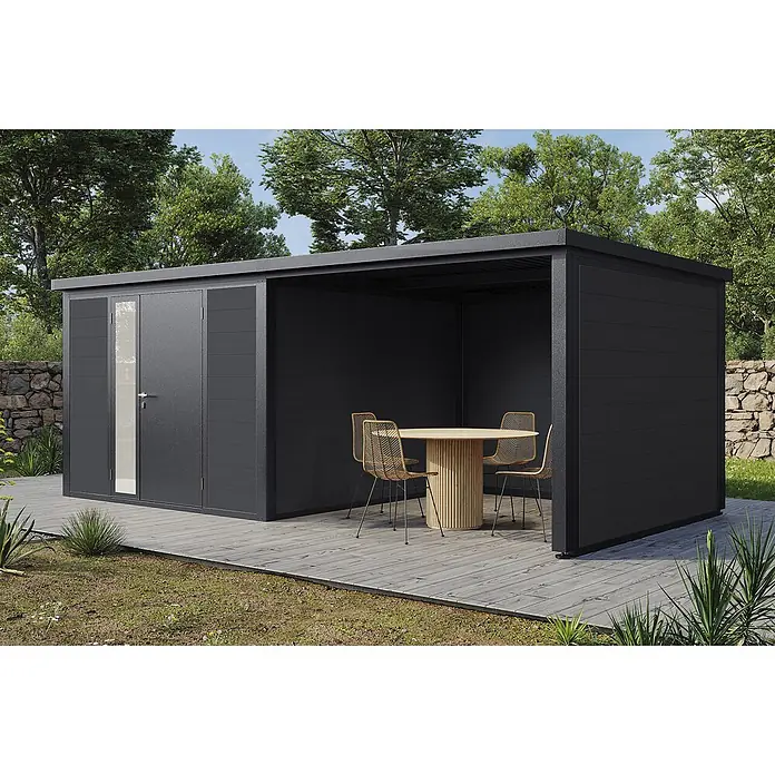 Wolff Finnhaus Gartenhaus Juna Prime Line - Außenmaß inkl. Dachüberstand (B x T): 590 x 306 cm, Verbundwerkstoff, Anthrazit - Dunkelgrauer moderner Gartenschuppen mit integrierter Pergola auf Holzterrasse, bietet Stauraum und Sitzbereich im Freien.