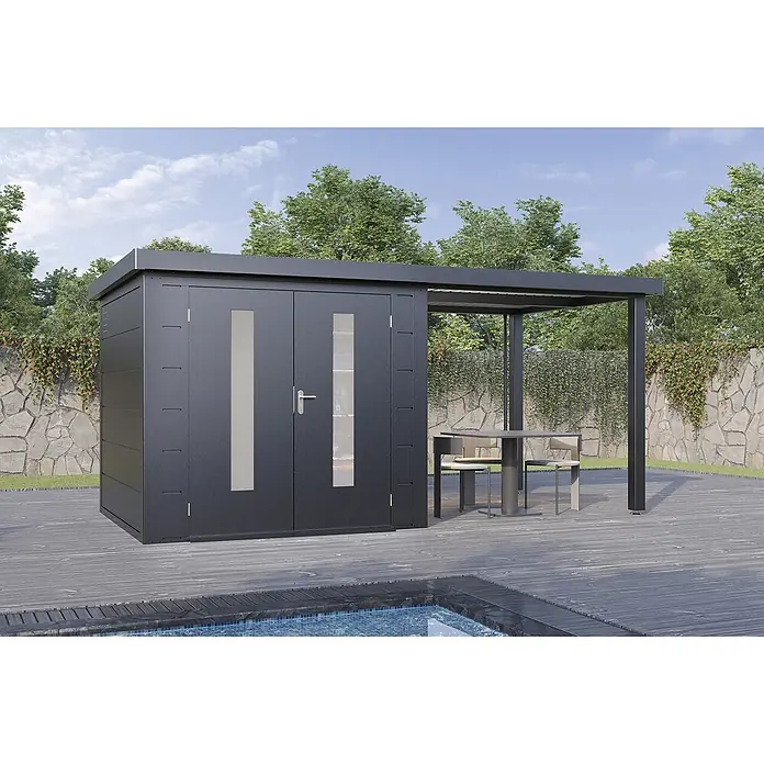 Wolff Finnhaus Gartenhaus Elvar Master Line - Außenmaß inkl. Dachüberstand (B x T): 489 x 272 cm, Metall, Anthrazit - Dunkelgraues Metallgartenhaus mit integrierter Pergola, auf einer Holzterrasse am Pool.