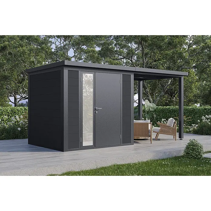 Wolff Finnhaus Gartenhaus Juna Prime Line - Außenmaß inkl. Dachüberstand (B x T): 460 x 220 cm, Verbundwerkstoff, Anthrazit - Dunkelgraues Gartenhaus mit angebauter Pergola und Sitzbereich auf einer Terrasse im Grünen.