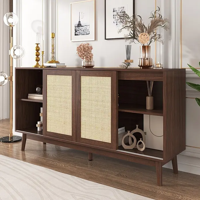 SONNENH Kommode - Dunkle Holzoptik, Anzahl Schubladen: 2 Stk. - Dunkelbraunes Sideboard aus Holz mit zwei Rattan-Schiebetüren, offenen Regalen und Mid-Century-Modern-Design.