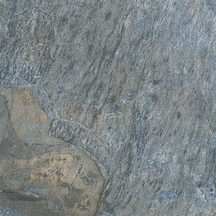 Decocer by Cinca Feinsteinzeugfliese Splash Azul - 30 x 60 cm, Blaugrau, Matt - Strukturierte Schieferoptik-Fliese in Blaugrau mit erdigen Brauntönen, zeigt eine natürliche, geschichtete Oberfläche.