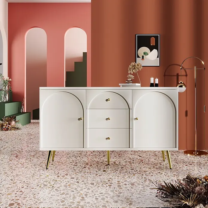 SONNENH Kommode mit 2 Türen und 3 Schubladen, Creme-Weiß -  - Weißes Sideboard mit goldenen Griffen und Beinen in einem modernen Raum.