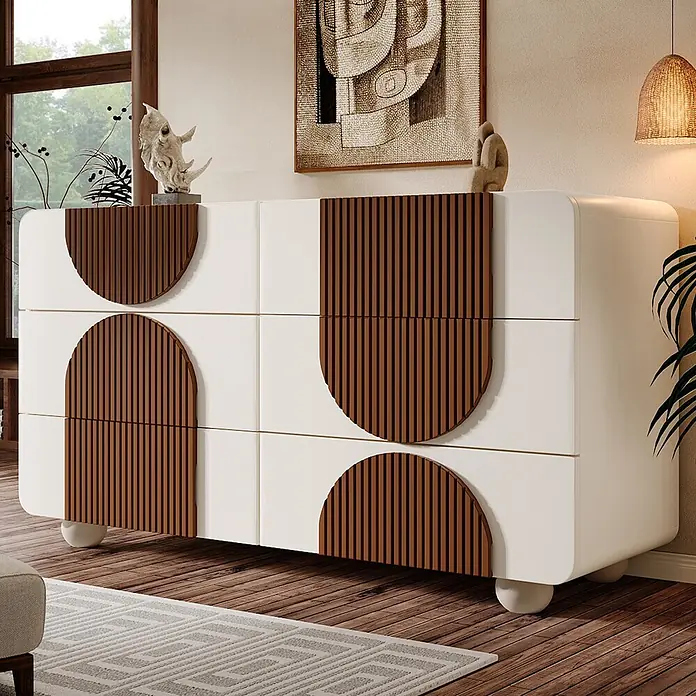 SONNENH Kommode mit sechs Schubladen, Weiß und Schokoladenbraun -  - Weiße Kommode mit abgerundeten Kanten und braunen lamellenförmigen Kreisdesigns. Moderne Schubladen in einem Wohnraum.