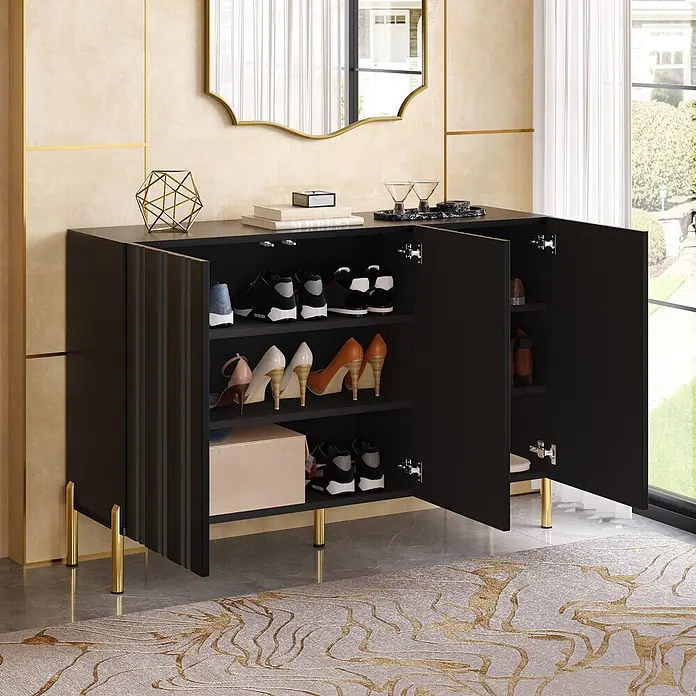 SONNENH Schuhschrank - Schwarz/Gold - Schwarzer Schuhschrank mit goldenen Beinen, offene Türen zeigen mehrere Schuhpaare im Eingangsbereich.