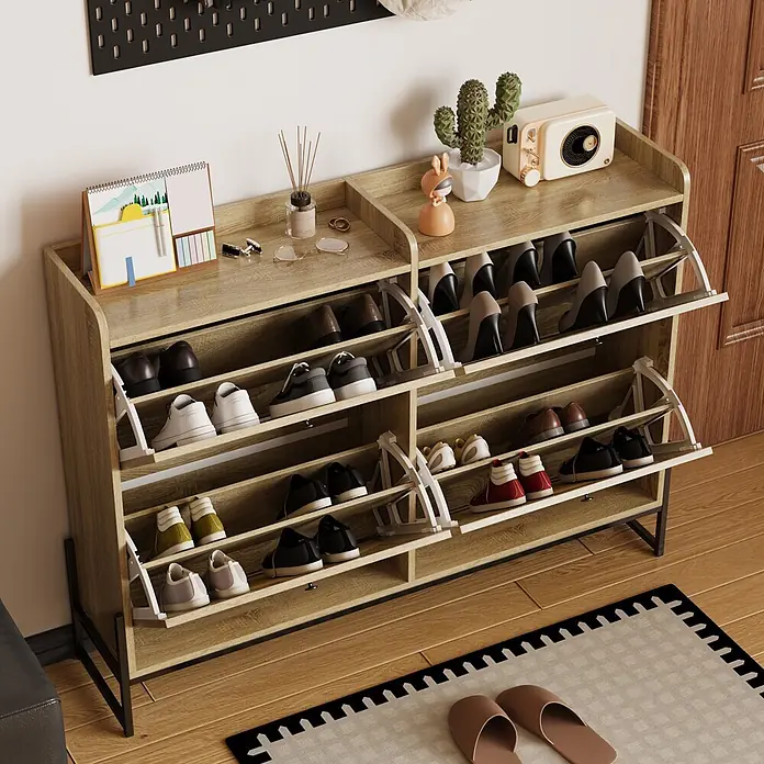 SONNENH Schuhschrank mit 4 Klappen und PE-Flechtdekor, Natur -  - Schuhschrank aus hellem Holz für den Eingangsbereich mit kippbaren Fächern und schwarzen Metallbeinen zur effizienten Schuhaufbewahrung.