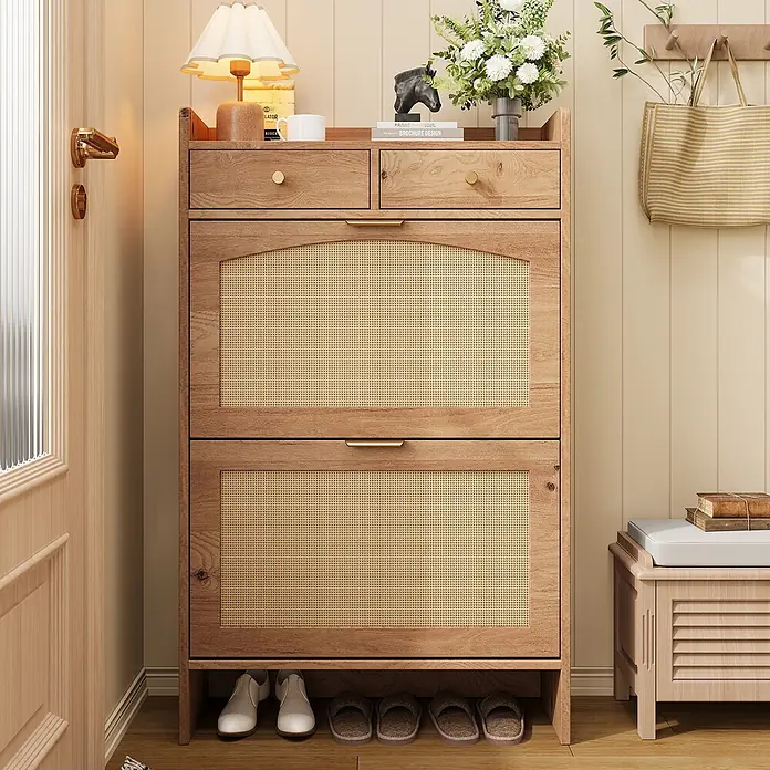 SONNENH Schuhschrank - Natur - Hol Schuhschrank mit Rattanfronten im Eingangsbereich, Schuhe verstauend, mit Deko obenauf.