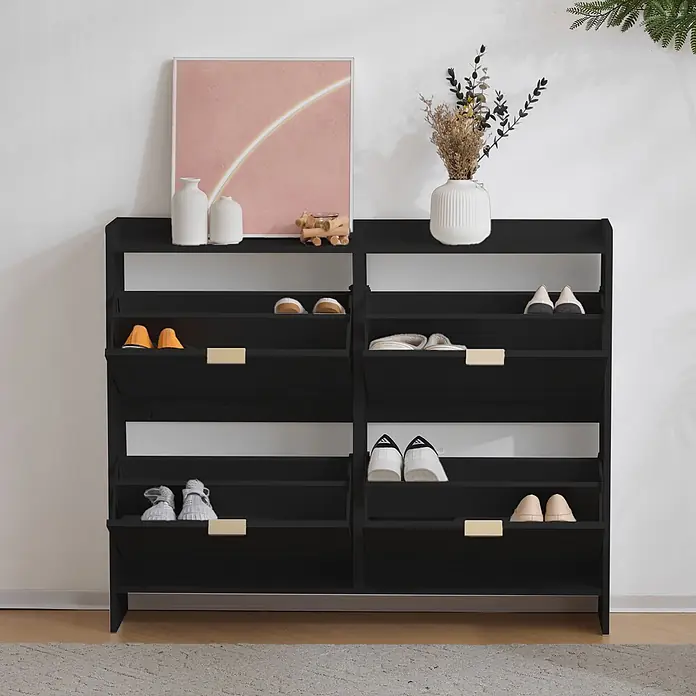 SONNENH Schuhschrank - Schwarz/Gold - Schwarzer freistehender Schuhschrank mit mehreren Klappfächern, in denen verschiedene Schuhe aufbewahrt werden.