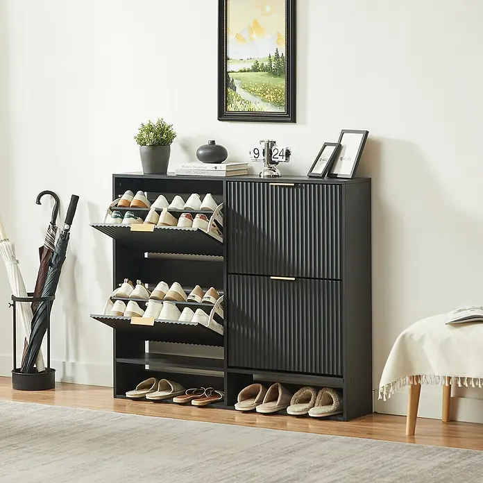 SONNENH Schuhschrank - Schwarz - Dunkler geriffelter Schuhschrank mit zwei Kippfächern und zwei Türen, zur organisierten Schuhaufbewahrung.