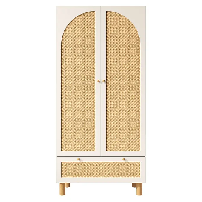 SONNENH Kleiderschrank - Weiß/Natur - Weißer Kleiderschrank mit zwei gewölbten Rattan-Türen, einer Schublade, Holzknöpfen und Holzfüßen.