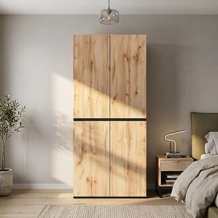 SONNENH Kleiderschrank mit Schmuckschublade, Eichenoptik/Schwarz -  - Hoher Kleiderschrank in heller Holzoptik mit vier Türen und dunklen Akzenten im Schlafzimmer.