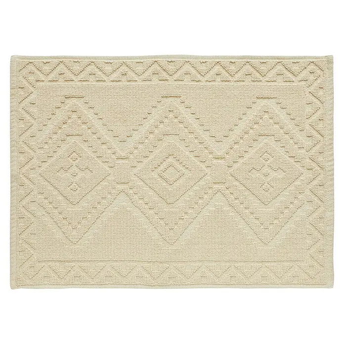 Badteppich Tulum - 60 x 90 cm, Creme - Cremefarbener Tuft-Teppich mit erhabenen geometrischen Mustern aus Rauten und Zickzacklinien.