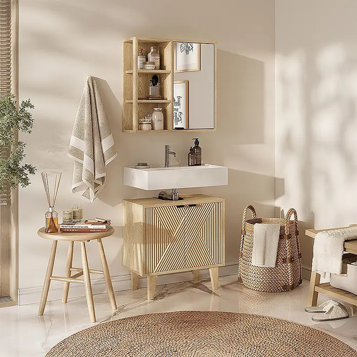 Vicco Badmöbel-Set - Eiche, Sonstiges - Ein modernes Bad mit hellem Holz-Spiegelschrank, weißem Waschbecken, strukturierter Waschtischunterschrank und Jute-Teppich für einen natürlichen Stil.