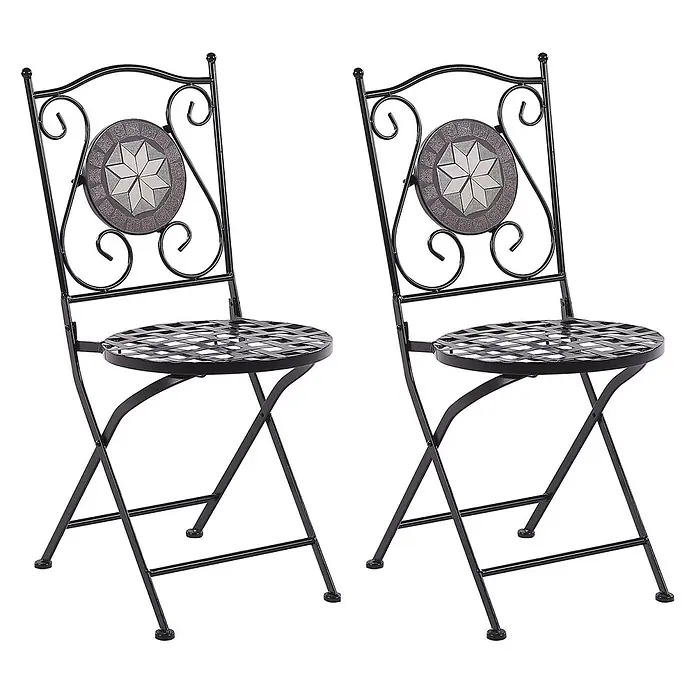 2er-Set Gartenstuhl CARIATI in Schwarz -  - Zwei schwarze Metall-Klappstühle mit Gitterrosten und Rückenlehnen mit rundem Mosaik-Sternmotiv.
