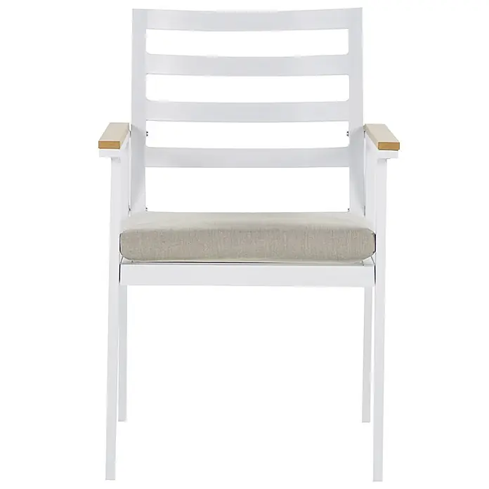 Beliani Gartenstuhl-Set CAVOLI - 4 Stk., Aluminium, Weiß, B x T x H: 54 x 60 x 82 cm - Weißer Sessel mit hellbeigem Kissen und Holzarmlehnen.