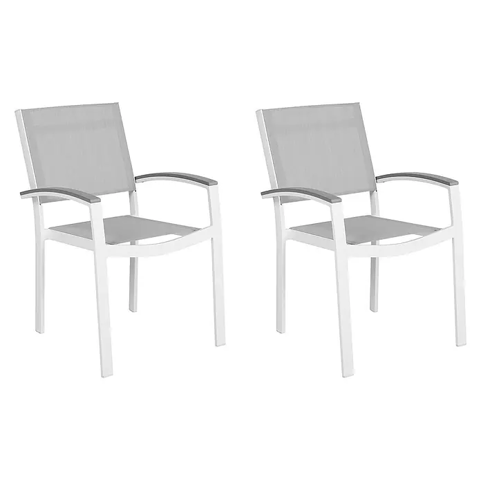 2er-Set Gartenstuhl PERETA in Grau/Weiß -  - Zwei weiße Outdoor-Stühle mit hellgrauen Netzsitzflächen und Rückenlehnen, dazu dunkelgraue Armlehnen.