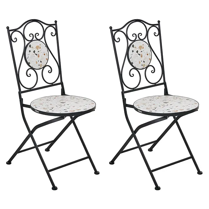2er-Set Gartenstuhl ARTENA in Schwarz/Weiß -  - Zwei klappbare Gartenstühle mit schwarzem Metallgestell und weißen Terrazzo-Sitzflächen und Rückenlehnen.