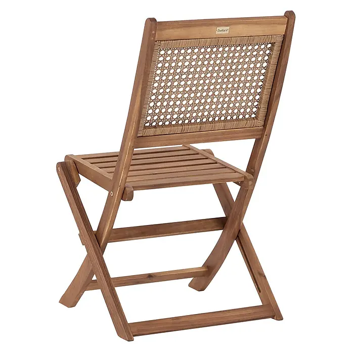 2er-Set Gartenstuhl PARAGGI in Braun -  - Brauner Holz-Klappstuhl mit natürlicher Rattan-Rückenlehne, von hinten gesehen.