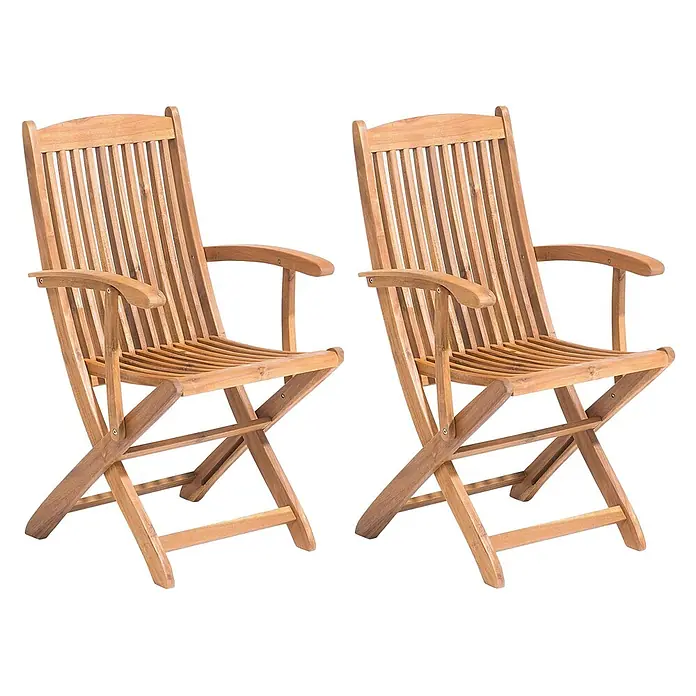 2er-Set Gartenstuhl MAUI in Braun -  - Zwei klappbare Holzstühle mit Lattenrücken und -sitzen sowie geschwungenen Armlehnen.