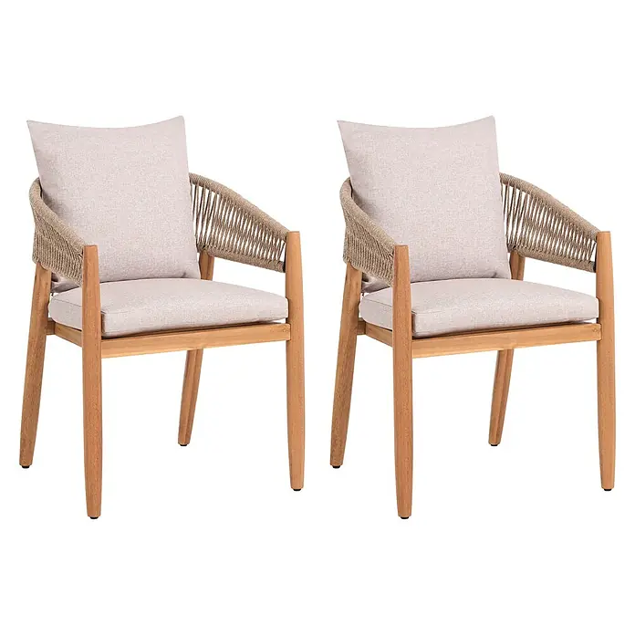 Beliani Gartenstuhl-Set MARZAMEMI - 2 Stk., Akazienholz, Braun, B x T x H: 59 x 53 x 87 cm - Zwei Holz-Sessel mit hellbeigen Kissen und natürlichen geflochtenen Seilarmlehnen, für drinnen oder draußen geeignet.