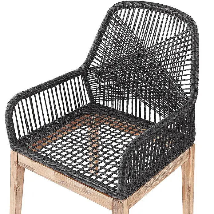 Beliani Gartenstuhl-Set OLBIA - 2 Stk., Akazienholz, Schwarz, B x T x H: 64 x 71 x 89 cm - Schwarzer geflochtener Seil-Barhocker mit Naturholzrahmen.