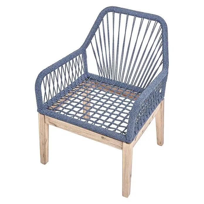 Beliani Gartenstuhl-Set OLBIA - 2 Stk., Akazienholz, Blau, B x T x H: 64 x 71 x 89 cm - Sessel mit Naturholzrahmen und blauer Seilgeflecht-Rückenlehne, Armlehnen und Netz-Sitzfläche.