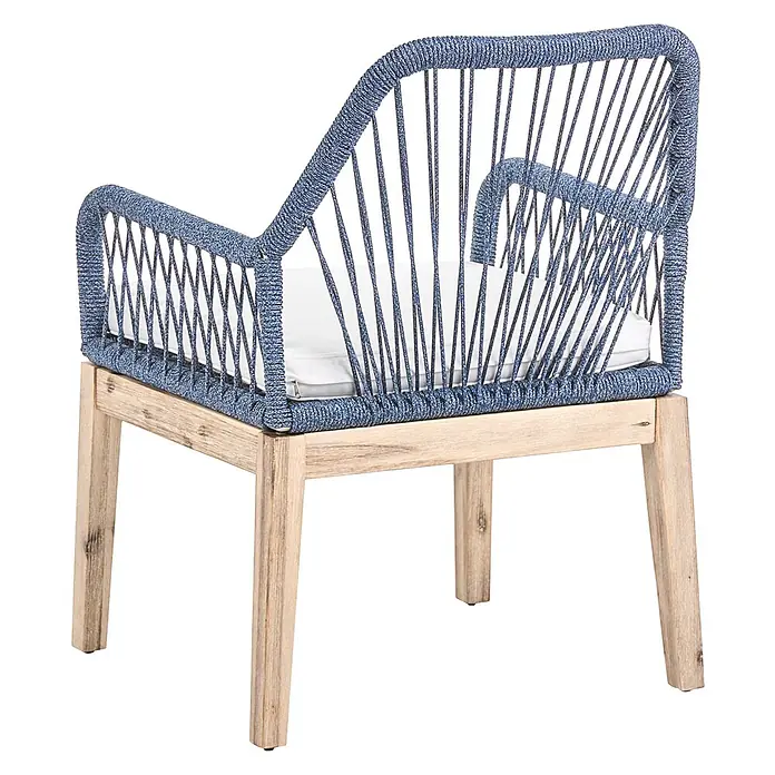 Beliani Gartenstuhl-Set OLBIA - 2 Stk., Akazienholz, Blau, B x T x H: 64 x 71 x 89 cm - Sessel mit blauer geflochtener Rückenlehne, Armlehnen, Beinen aus Naturholz und weißem Kissen.