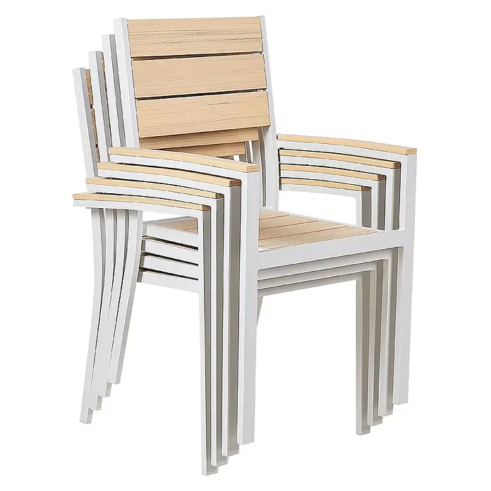 4er-Set Gartenstuhl PRATO in Beige/Weiß -  - Vier gestapelte Terrassenstühle in Weiß und hellem Holz, mit Armlehnen, Sitzen und Lattenrücken.