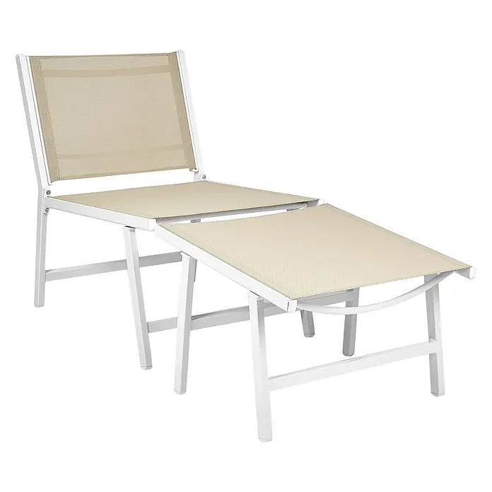 Beliani Gartenstuhl-Set MARCEDDI - 4 Stk., Textil, Aluminium, Beige, B x T x H: 54 x 60 x 70 cm - Weißer Aluminium-Liegestuhl mit beigem Textilene-Gewebe, verstellbarer Rückenlehne und integrierter Fußstütze für Entspannung.