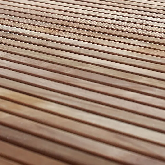 6er-Set Gartenstuhl VIAREGGIO in Braun/Silber -  - Parallel angeordnete hellbraune Holzlatten, die eine strukturierte Oberfläche bilden.