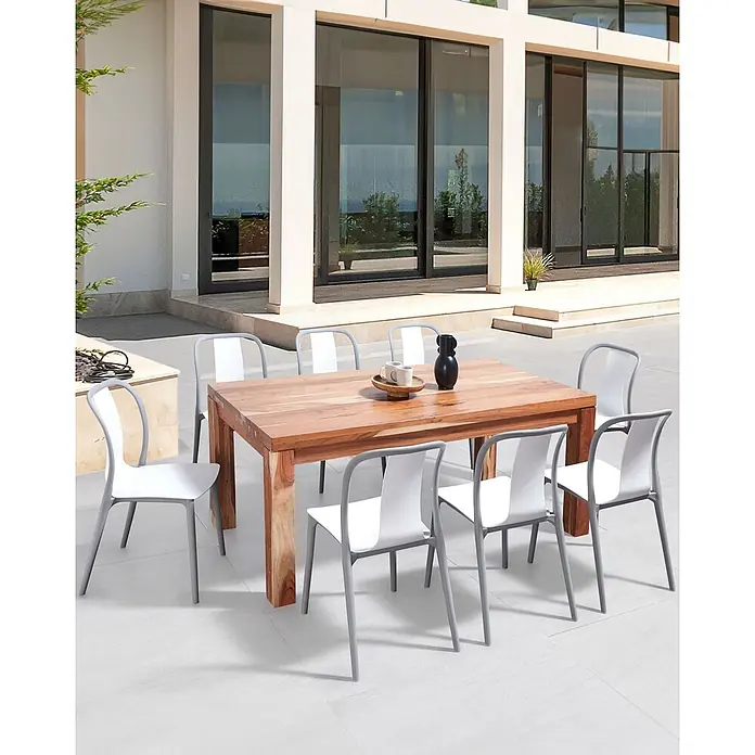 8er-Set Gartenstuhl SPEZIA in Weiß/Grau -  - Outdoor-Essgruppe mit Holztisch und acht weißen Stühlen mit grauen Gestellen auf einer modernen Terrasse.