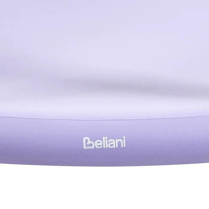 4er-Set Gartenstuhl GUBBIO in Violett -  - Nahaufnahme einer hellvioletten, texturierten Oberfläche mit dem „Beliani“-Logo.