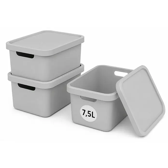 3er-Set 7,5 Liter in Grau mit Deckel – Stapelboxen, Lagerboxen -  - Graue Kunststoff-Aufbewahrungsboxen mit Deckeln. Eine zeigt 7,5L; zwei sind gestapelt, eine offen.