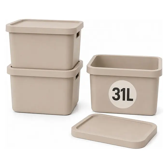 Plastard Aufbewahrungsbox-Set 3er-Set 31 Liter in Beige mit Deckel – Stapelboxen, Lagerboxen - L x B x H: 45,5 x 33,5 x 25 cm, Kunststoff, Beige, 3 Stk. - Drei beige Kunststoff-Aufbewahrungsboxen mit Deckeln, eine mit 31L Fassungsvermögen. Zwei sind gestapelt, eine ist offen.