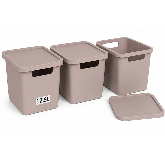 3er-Set 12,5 Liter in Pink mit Deckel – Stapelboxen, Lagerboxen -  - Drei matte, hellbraune Kunststoff-Aufbewahrungsboxen mit Deckeln, eine mit 12,5L beschriftet.