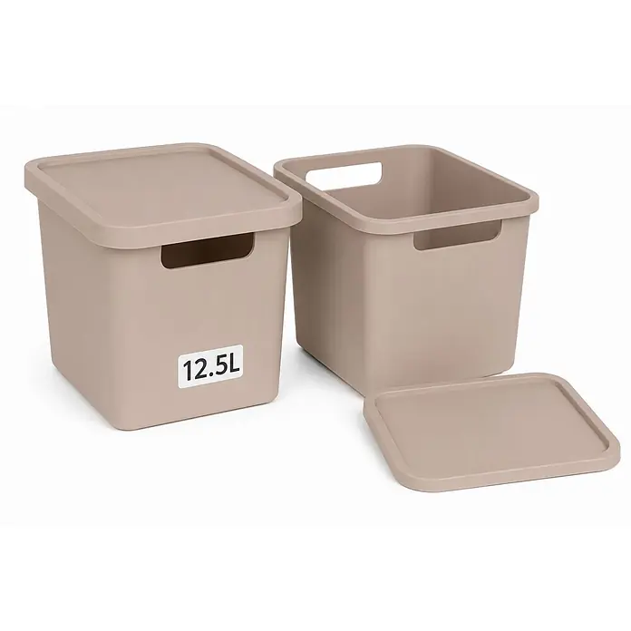 2er-Set 12,5 Liter in Pink mit Deckel – Stapelboxen, Lagerboxen -  - Zwei beige Kunststoff-Aufbewahrungsboxen: eine mit Deckel und 12,5L-Etikett, eine offen, plus separater Deckel.