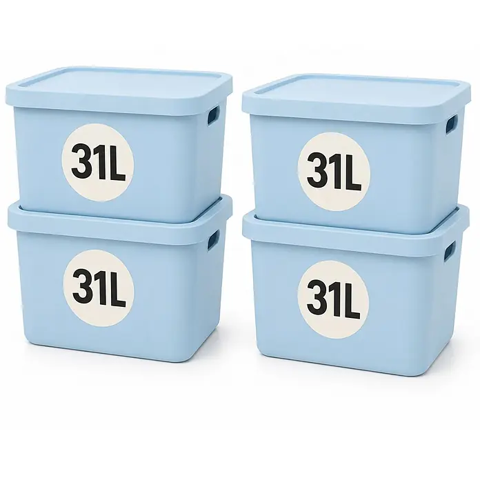 4er-Set 31 Liter in Blau mit Deckel – Stapelboxen, Lagerboxen -  - Vier hellblaue Aufbewahrungsboxen mit Deckel, paarweise gestapelt. Jede Box ist mit "31L" beschriftet.