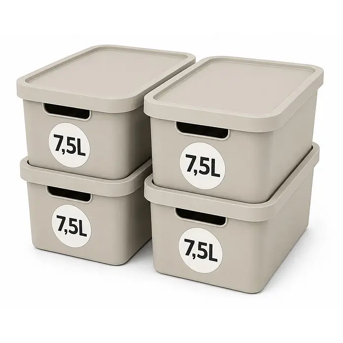 4er-Set 7,5 Liter in Beige mit Deckel – Stapelboxen, Lagerboxen -  - Vier stapelbare beige Kunststoff-Aufbewahrungsboxen mit Deckel, je mit 7,5L beschriftet.