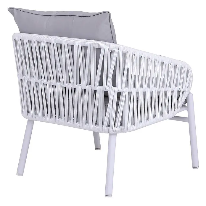 Aluminium-Gartenstuhl | Loungestuhl Sessel Outdoor | Seilgeflecht Rope Stoff/Textil - 180g/m2 - Weißer Outdoor-Sessel mit geflochtenem Seildesign und grauen Kissen auf weißem Gestell.