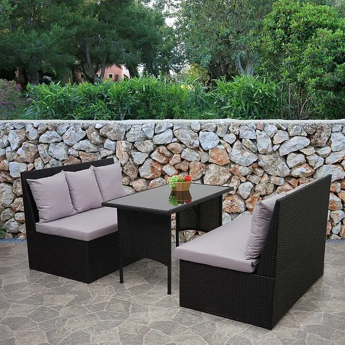 Mendler Loungemöbel-Set HWC-G16 - 3 -tlg., Polyrattan, Schwarz, Kissen hellgrau, Schwarz - Schwarzes Rattan-Gartenmöbel-Set mit grauen Kissen und Glastisch für die Terrasse.