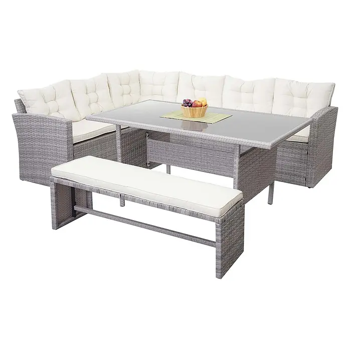 Poly-Rattan-Garnitur | Gartengarnitur Sitzgruppe Lounge-Esstisch-Set Sofa | Hellgrau | Kissen Creme + Bank -  - Graues Rattan-Ecksofa-Set mit Esstisch mit Glasplatte und passender Bank, alle mit weißen Kissen.