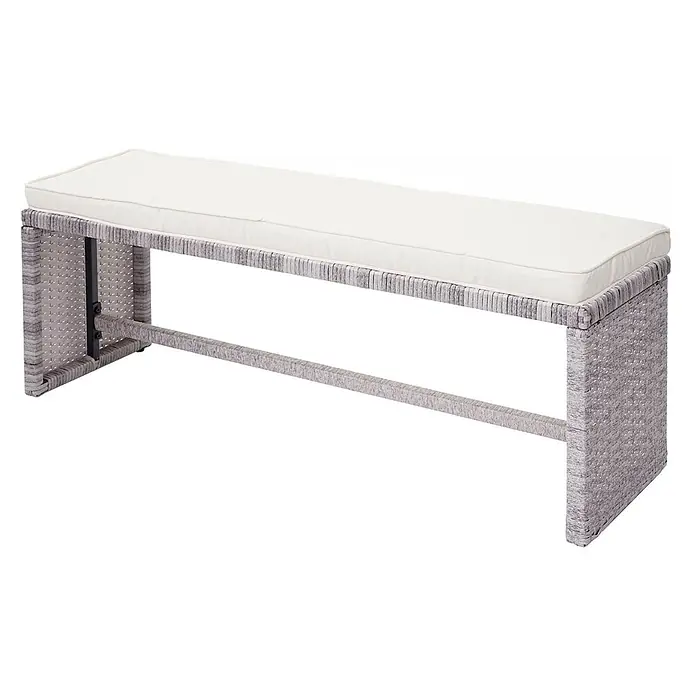 Poly-Rattan-Garnitur | Gartengarnitur Sitzgruppe Lounge-Esstisch-Set Sofa | Hellgrau | Kissen Creme + Bank -  - Hellgraue Outdoor-Bank im Rattan-Stil mit weißem Kissen und einer Metallquerstrebe.