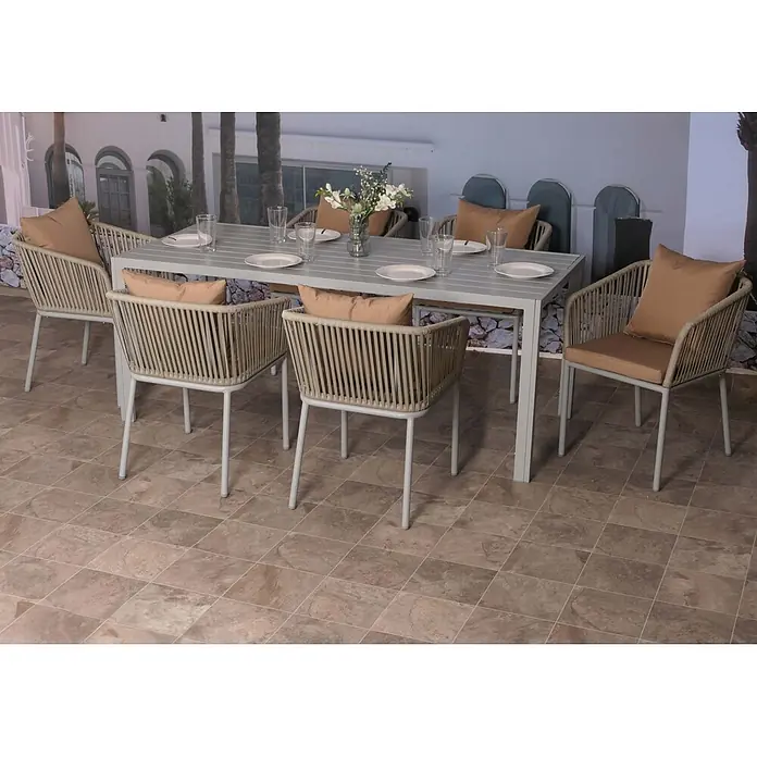 Gartengarnitur | Tisch+6xStuhl | wetterfest Alu 180x80cm | Seilgeflecht Rope | Grau | Kissen Taupe -  - Eine Outdoor-Essgruppe mit hellgrauem Tisch und sechs Stühlen mit geflochtenen Rückenlehnen und hellbraunen Kissen.