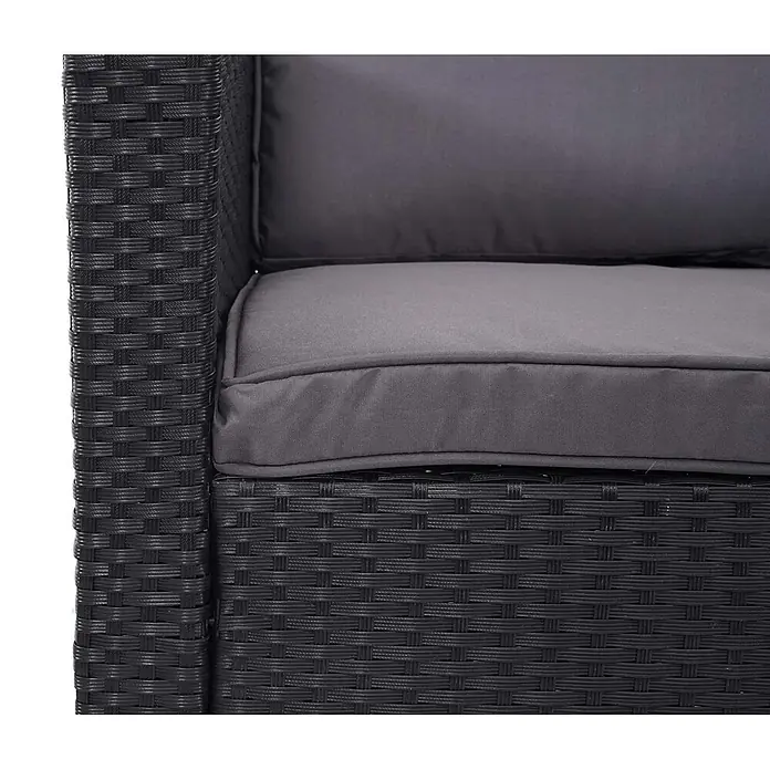Mendler Loungemöbel-Set HWC-A29 - 2 -tlg., Polyrattan, Kissen dunkelgrau, Schwarz, dunkelgrau - Nahaufnahme eines schwarzen Rattan-Gartenstuhls mit dunkelgrauen Kissen.