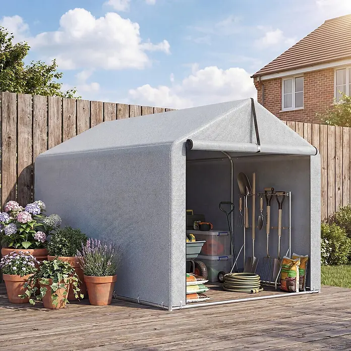 Outsunny Gerätehaus - Außenmaß inkl. Dachüberstand (B x T): 162 x 221,5 cm, Polyester, Hellgrau - Grauer Gartenschuppen aus Stoff auf einer Terrasse, offen mit Gartengeräten und Vorräten. Topfpflanzen säumen den Eingang.