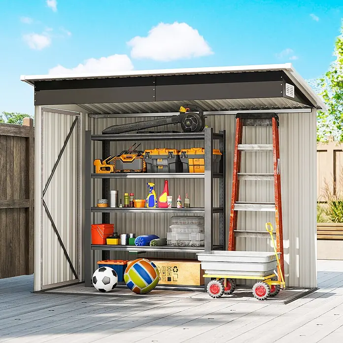 Outsunny Gerätehaus - Außenmaß inkl. Dachüberstand (B x T): 234 x 132 cm, Stahl, Hellgrau - Geräumiges Gartenhaus aus Metall mit hellgrauen Wellwänden, dunkelgrauem Rand und weißem Dach, gefüllt mit Werkzeugen und Geräten.