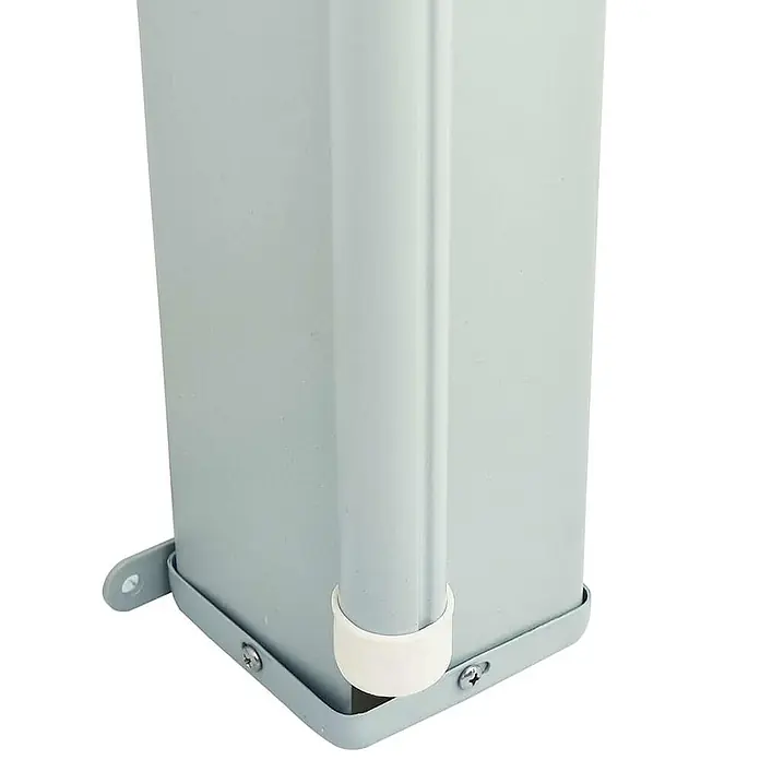 vidaXL Seitenmarkise Grau 600 x 180 cm Stoff -  - Unterseite eines grauen Rechteckpfostens mit vertikalem grauen Rohr, befestigt durch eine weiße Klemme auf einem Metallsockel.