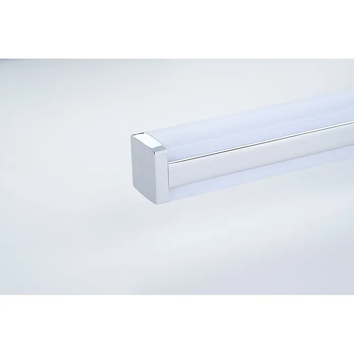 kalb LED Spiegelleuchte Sandro 41cm 3000K Chrom 3in1 Montage -  - Lineare LED-Profilleuchte mit silbernem Gehäuse und mattweißer Diffusorabdeckung für gleichmäßige Beleuchtung.